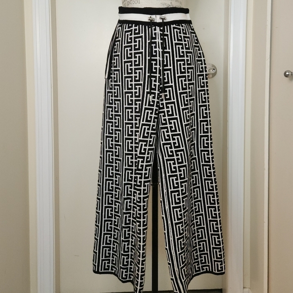 Black & White Grecian Highwaist Knit Pants - Picture 1 of 5